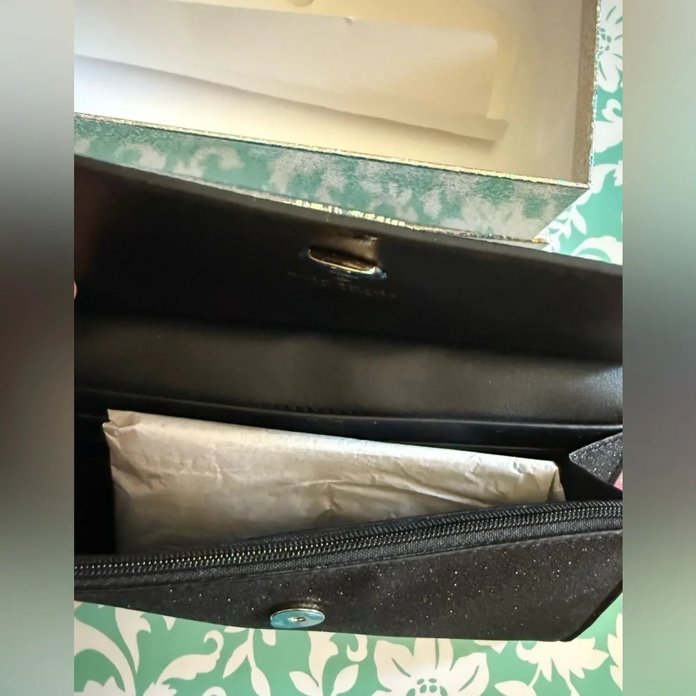 Kate Spade Medium Flap Phone Wristlet Glimmer Boxed. New !
